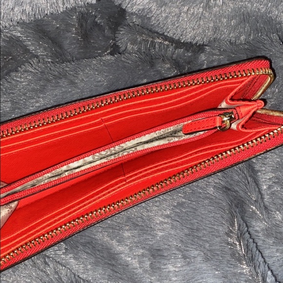 Michael Kors wallet - Picture 2 of 3